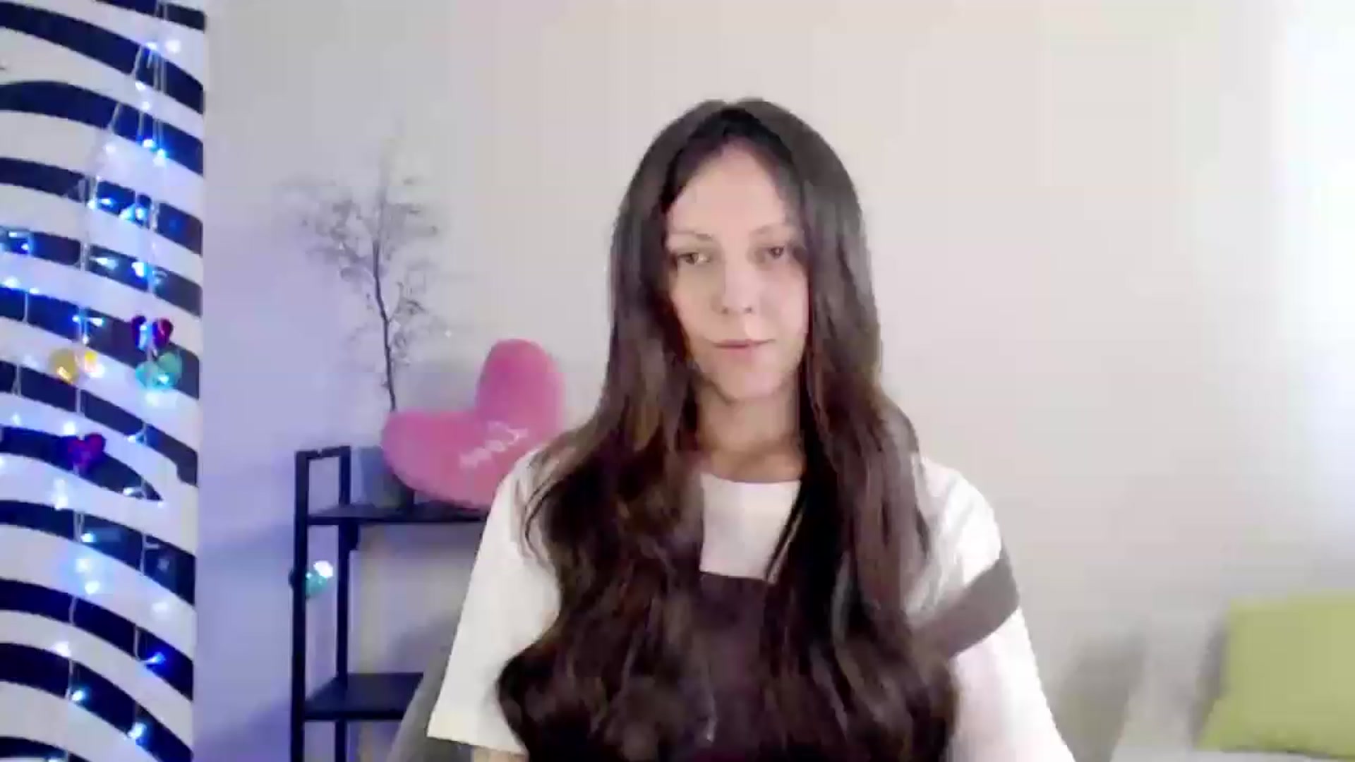 Gallery image thumbnail from BareflySi's myfreecams stream on, 08/15/2026, 09:30 image 11 of 20