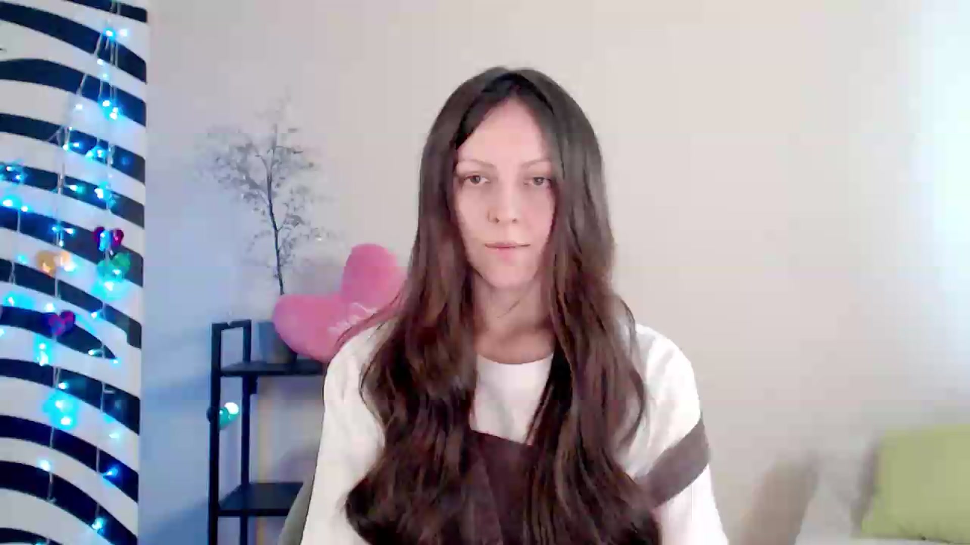 Gallery image thumbnail from BareflySi's myfreecams stream on, 08/15/2026, 09:30 image 18 of 20