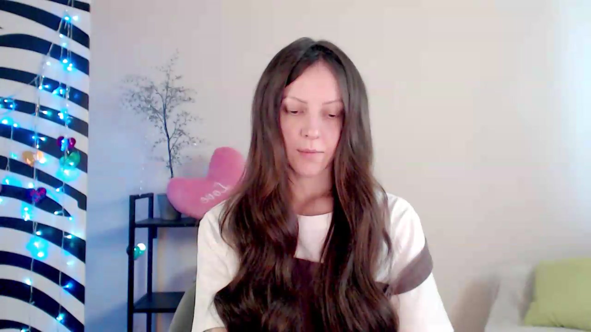 Gallery image thumbnail from BareflySi's myfreecams stream on, 08/15/2026, 09:30 image 14 of 20