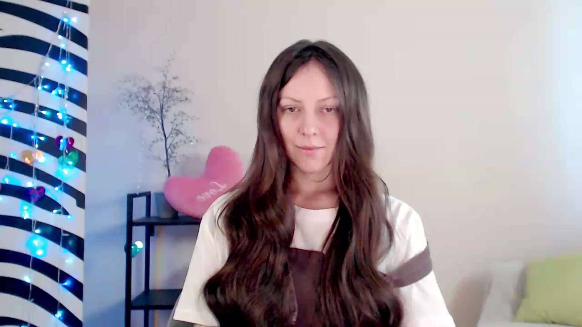 Gallery image thumbnail from BareflySi's myfreecams stream on, 08/15/2026, 09:30 image 15 of 20
