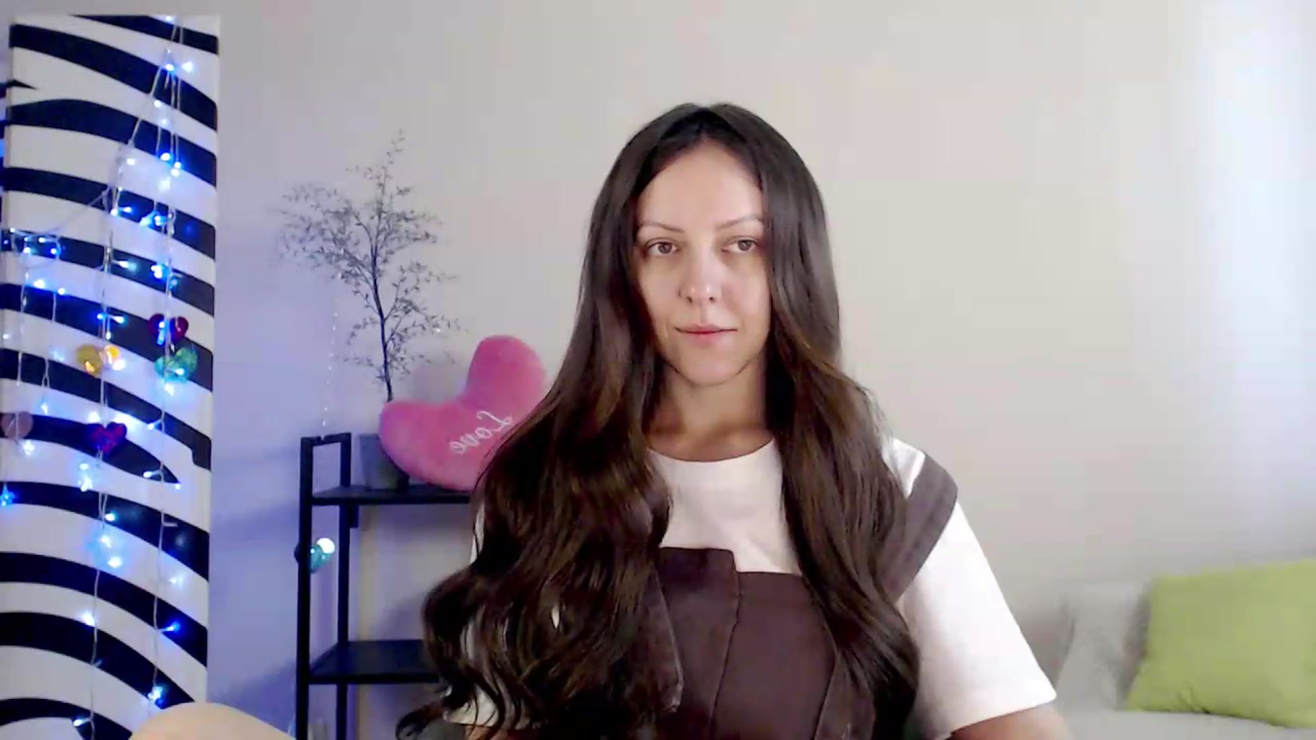 Gallery image thumbnail from BareflySi's myfreecams stream on, 08/15/2026, 09:30 image 2 of 20