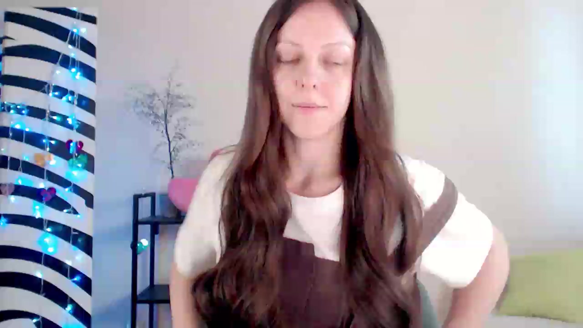 Gallery image thumbnail from BareflySi's myfreecams stream on, 08/15/2026, 09:30 image 5 of 20