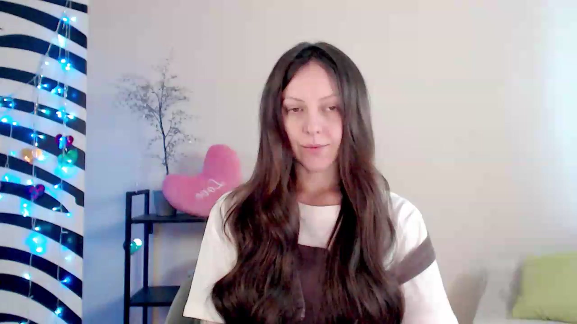 Gallery image thumbnail from BareflySi's myfreecams stream on, 08/15/2026, 09:30 image 12 of 20