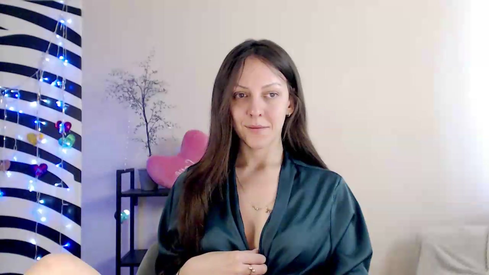 Gallery image thumbnail from BareflySi's myfreecams stream on, 08/15/2026, 11:26 image 13 of 20