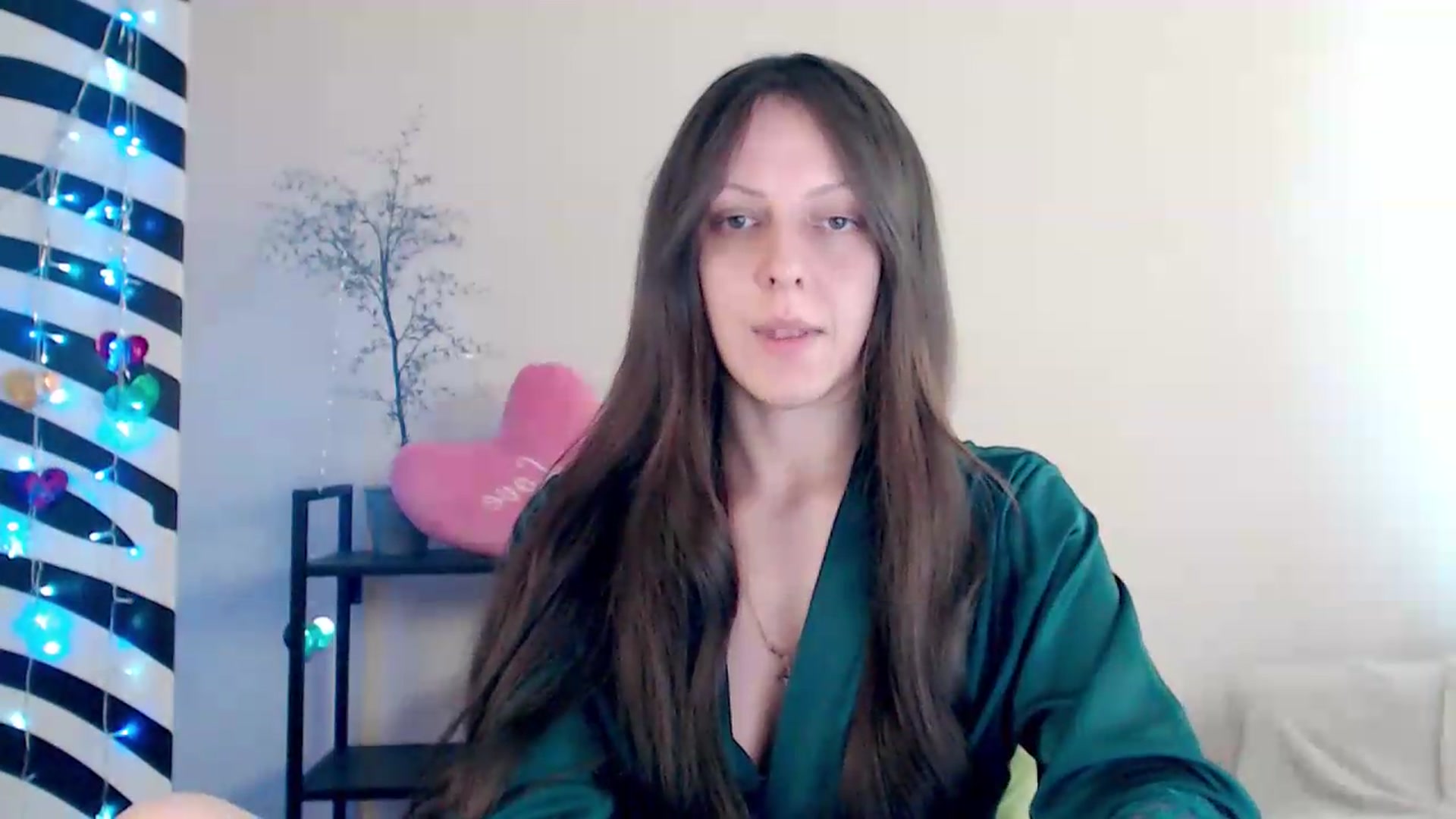 Gallery image thumbnail from BareflySi's myfreecams stream on, 08/15/2026, 12:46 image 14 of 20