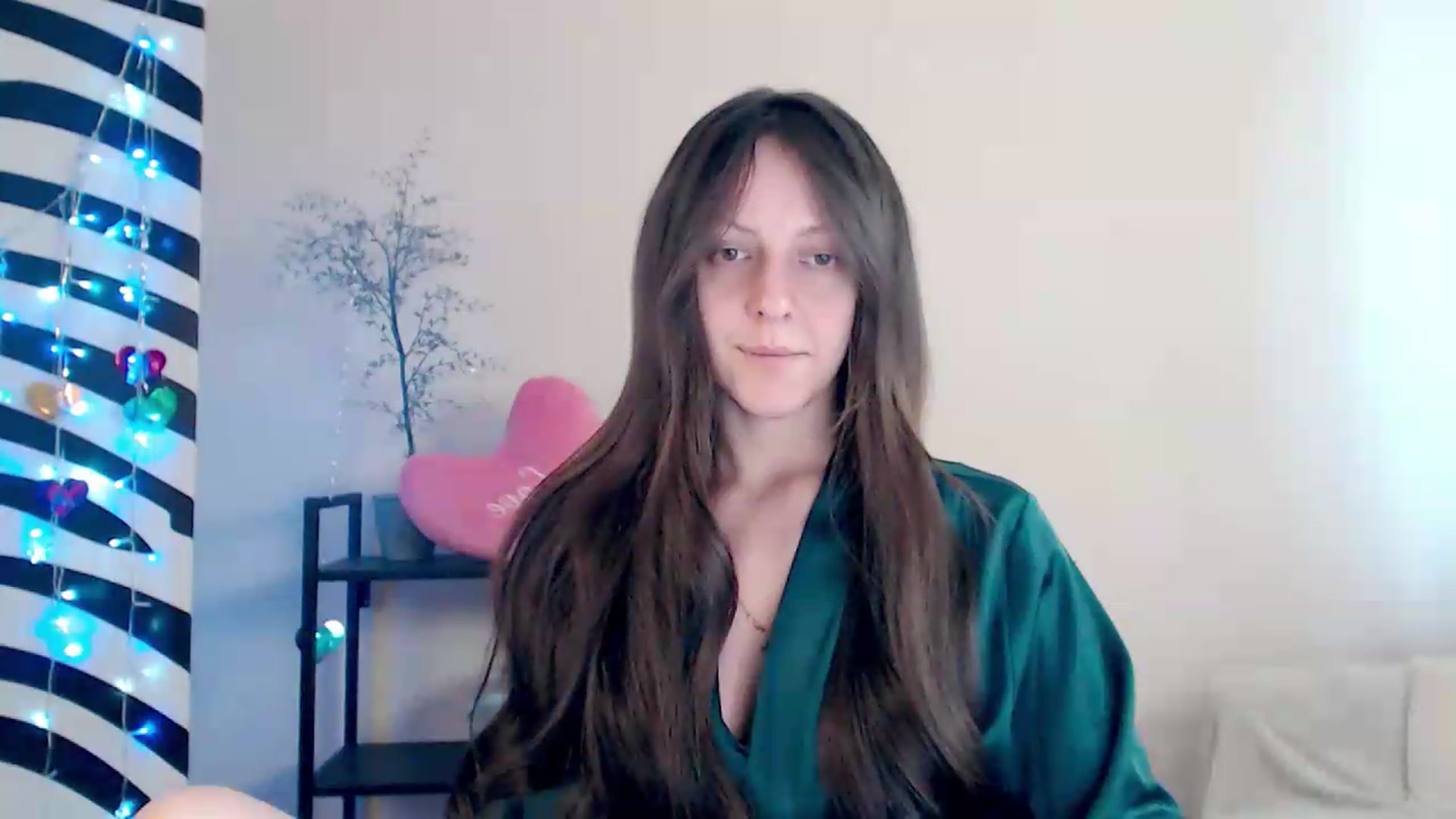 Gallery image thumbnail from BareflySi's myfreecams stream on, 08/15/2026, 12:46 image 6 of 20