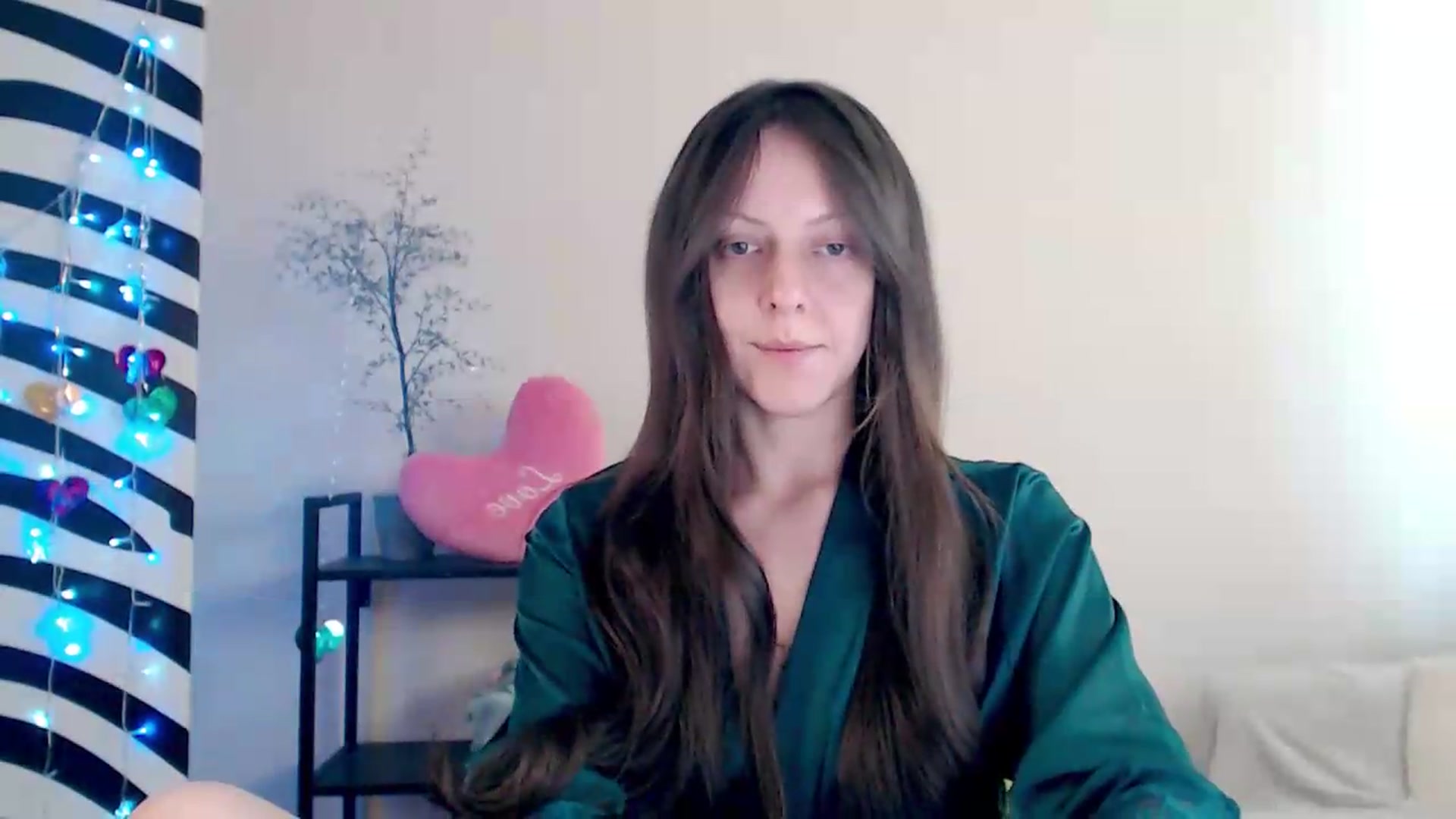 Gallery image thumbnail from BareflySi's myfreecams stream on, 08/15/2026, 12:46 image 5 of 20