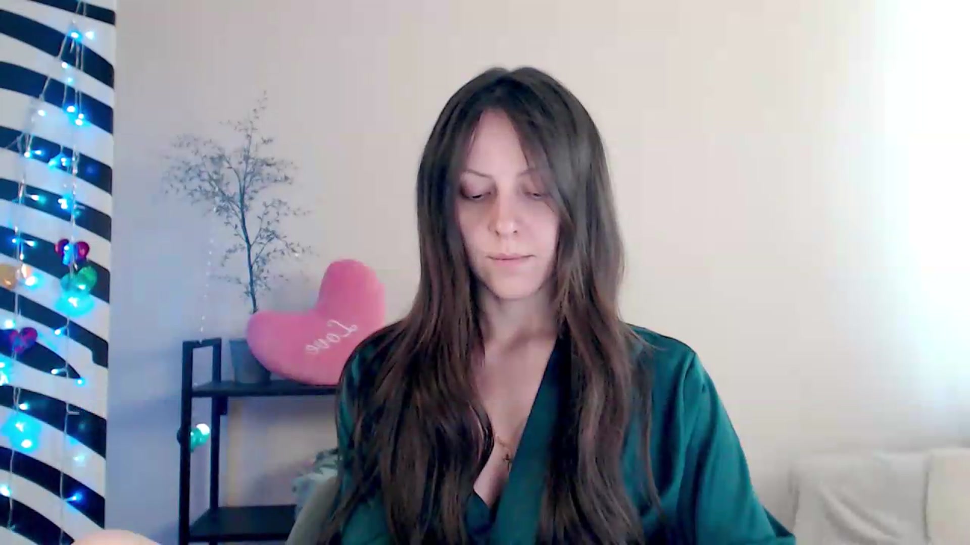 Gallery image thumbnail from BareflySi's myfreecams stream on, 08/15/2026, 12:46 image 2 of 20