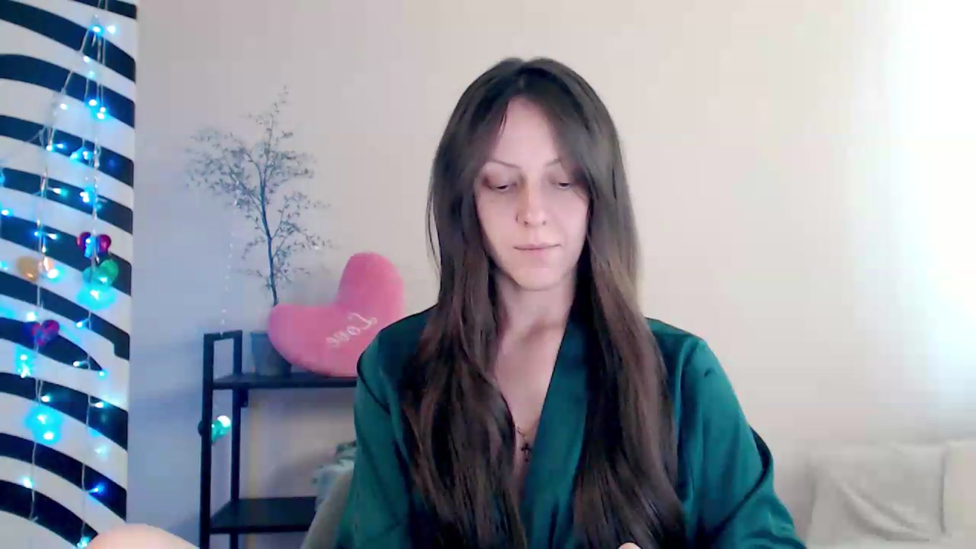 Gallery image thumbnail from BareflySi's myfreecams stream on, 08/15/2026, 12:46 image 4 of 20
