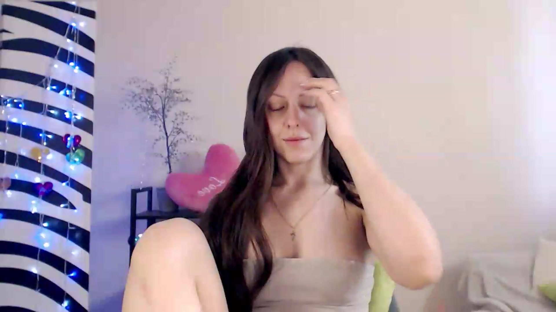 Gallery image thumbnail from BareflySi's myfreecams stream on, 08/18/2026, 09:20 image 17 of 20