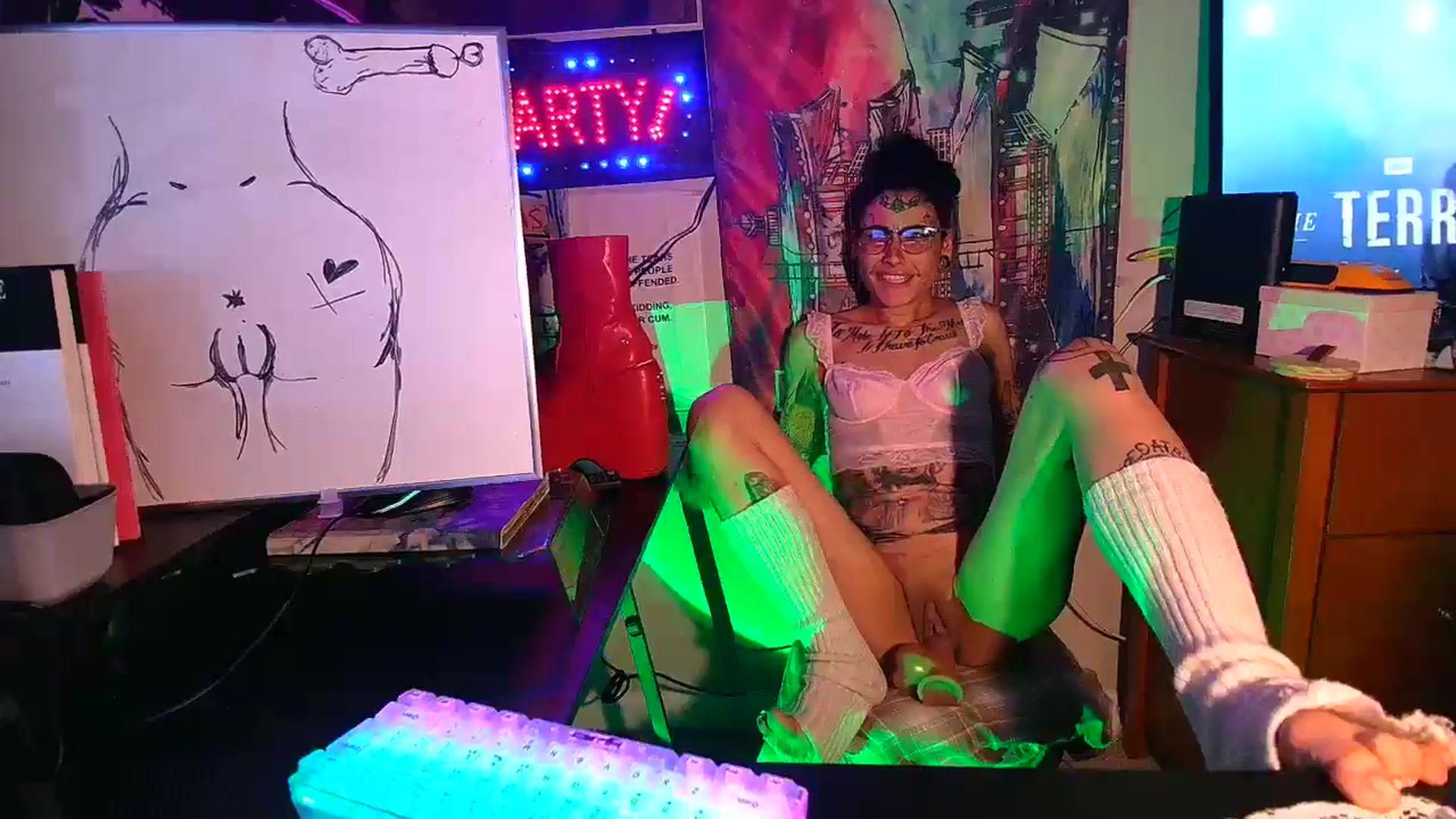 Gallery image thumbnail from BashXbunny's myfreecams stream on, 08/27/2024, 08:39 image 12 of 20