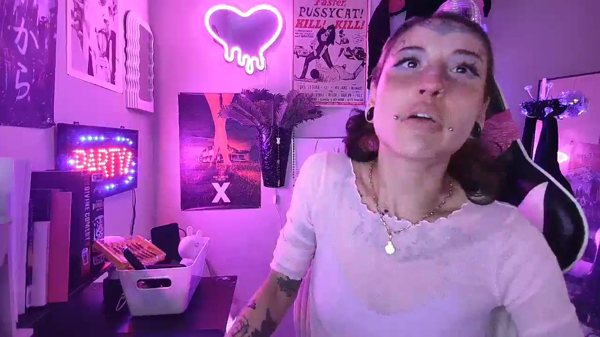 Gallery image thumbnail from BashXbunny's myfreecams stream on, 08/29/2024, 08:39 image 2 of 20