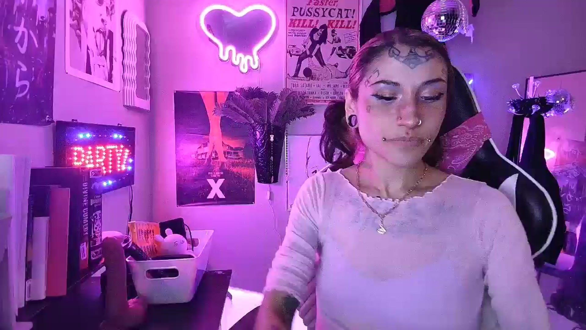 Gallery image thumbnail from BashXbunny's myfreecams stream on, 08/29/2024, 08:39 image 17 of 20