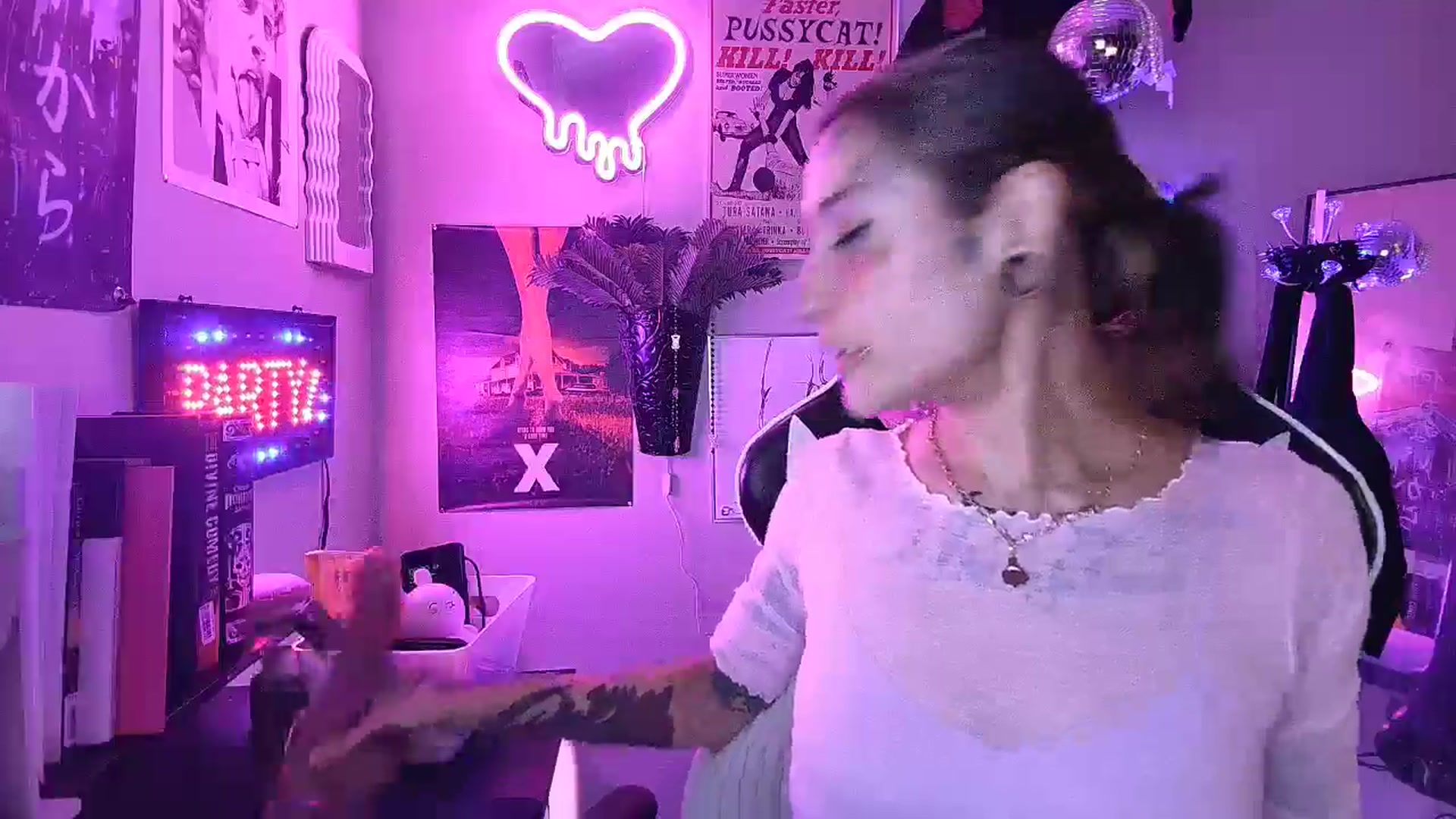 Gallery image thumbnail from BashXbunny's myfreecams stream on, 08/29/2024, 08:39 image 8 of 20