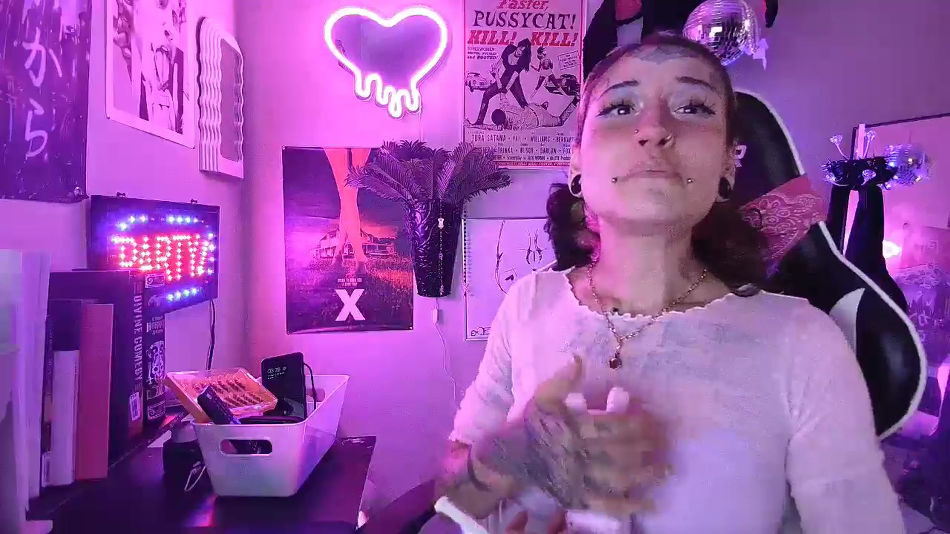 Gallery image thumbnail from BashXbunny's myfreecams stream on, 08/29/2024, 08:39 image 3 of 20