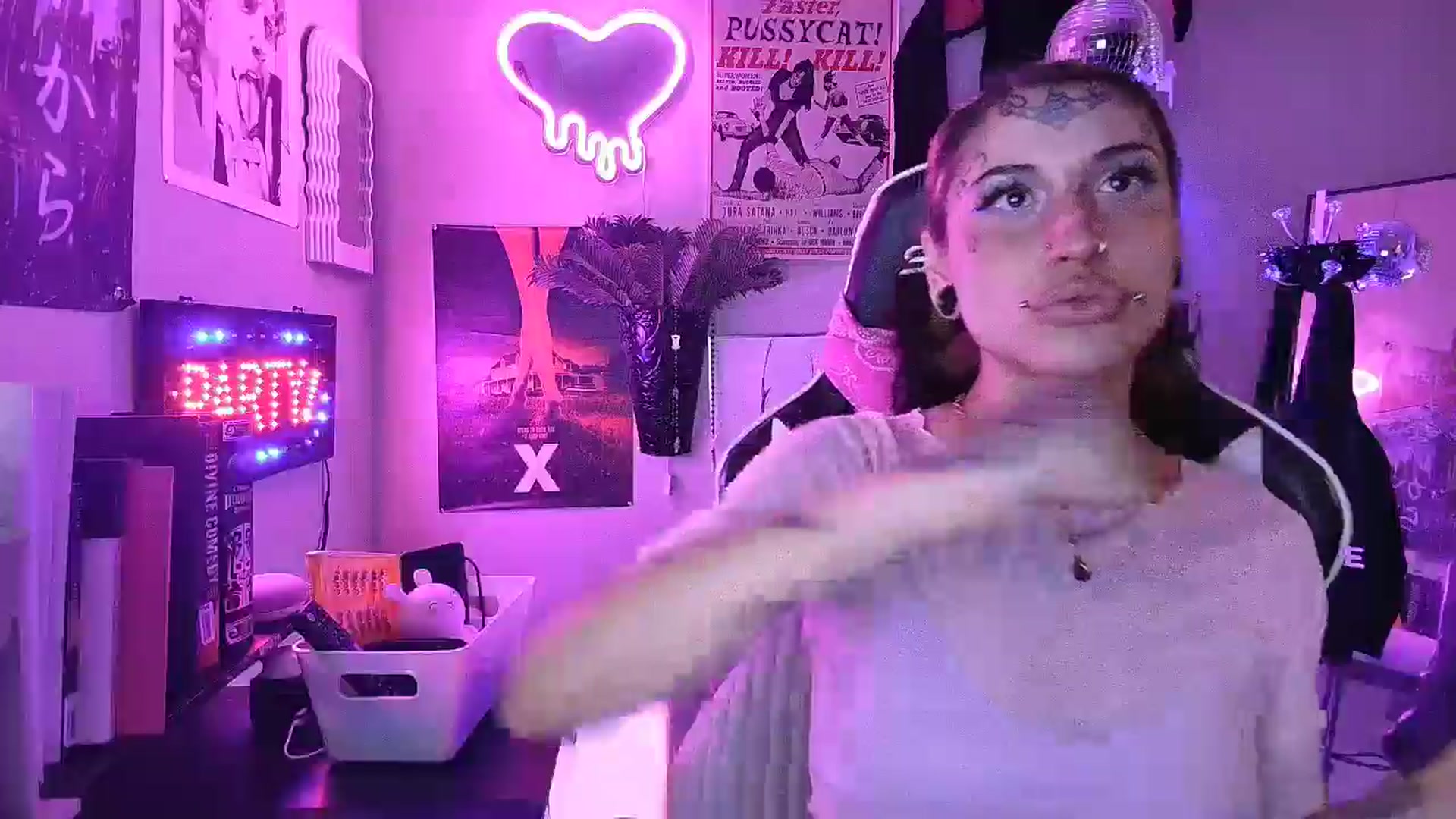 Gallery image thumbnail from BashXbunny's myfreecams stream on, 08/29/2024, 08:39 image 7 of 20