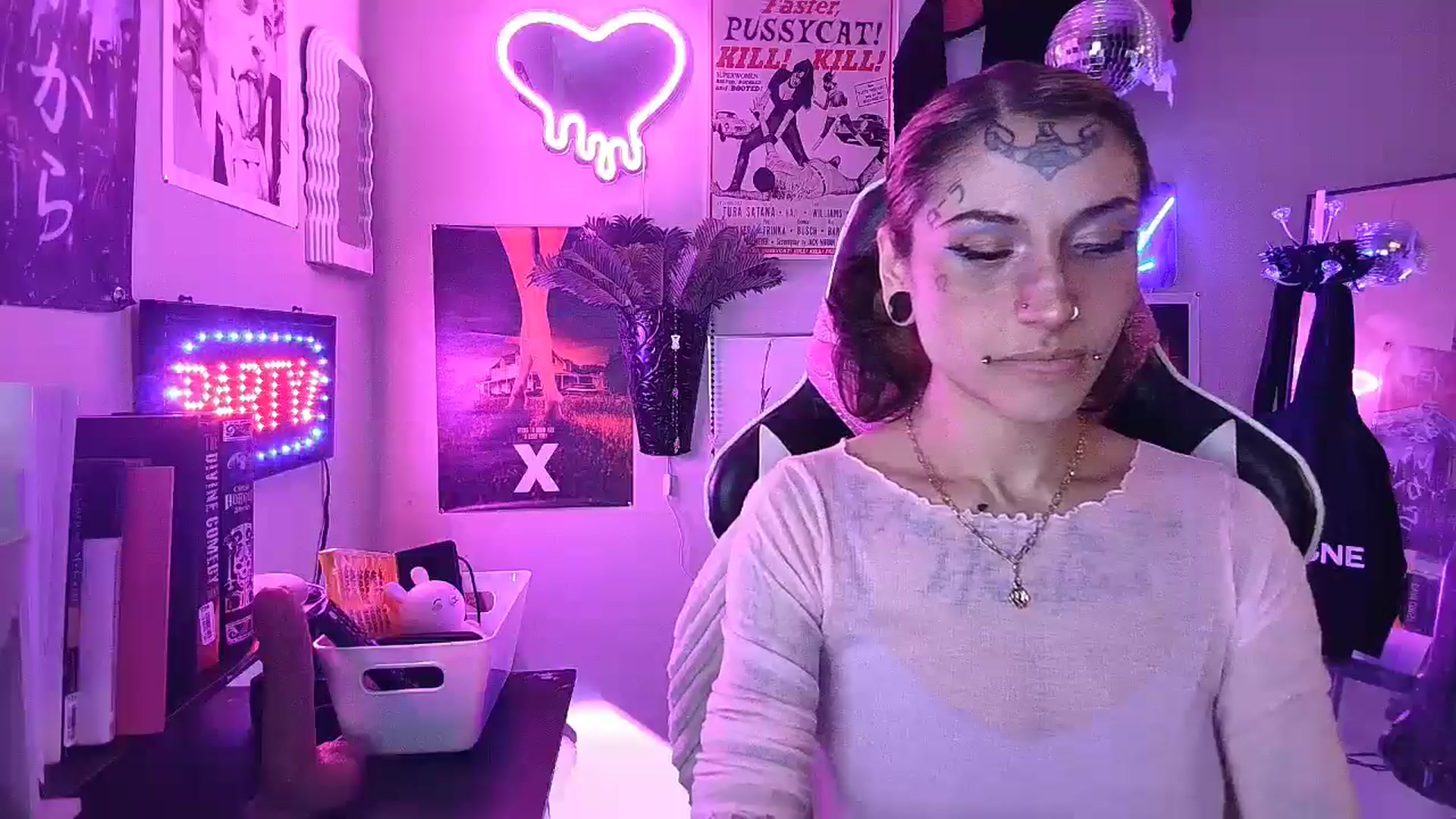 Gallery image thumbnail from BashXbunny's myfreecams stream on, 08/29/2024, 08:39 image 19 of 20