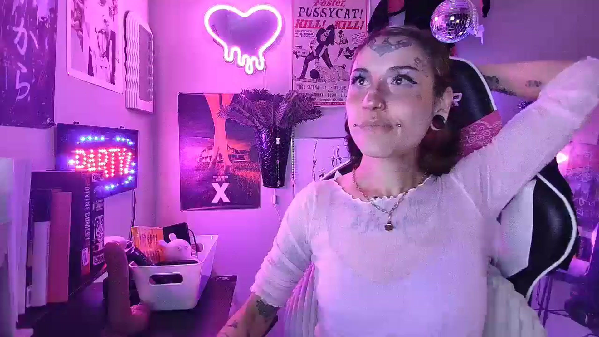 Gallery image thumbnail from BashXbunny's myfreecams stream on, 08/29/2024, 08:39 image 10 of 20