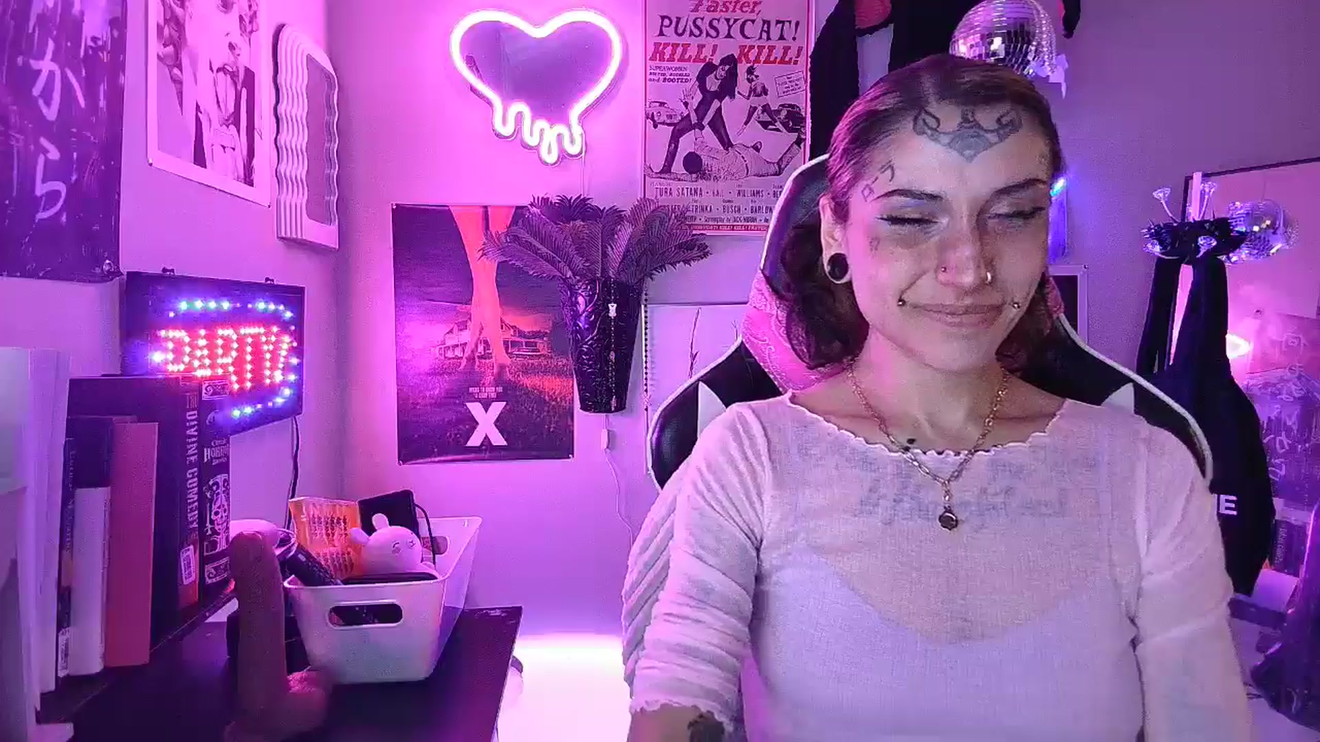 Gallery image thumbnail from BashXbunny's myfreecams stream on, 08/29/2024, 08:39 image 16 of 20
