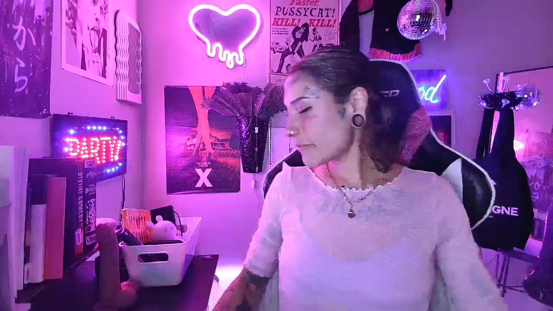 Gallery image thumbnail from BashXbunny's myfreecams stream on, 08/29/2024, 08:39 image 9 of 20