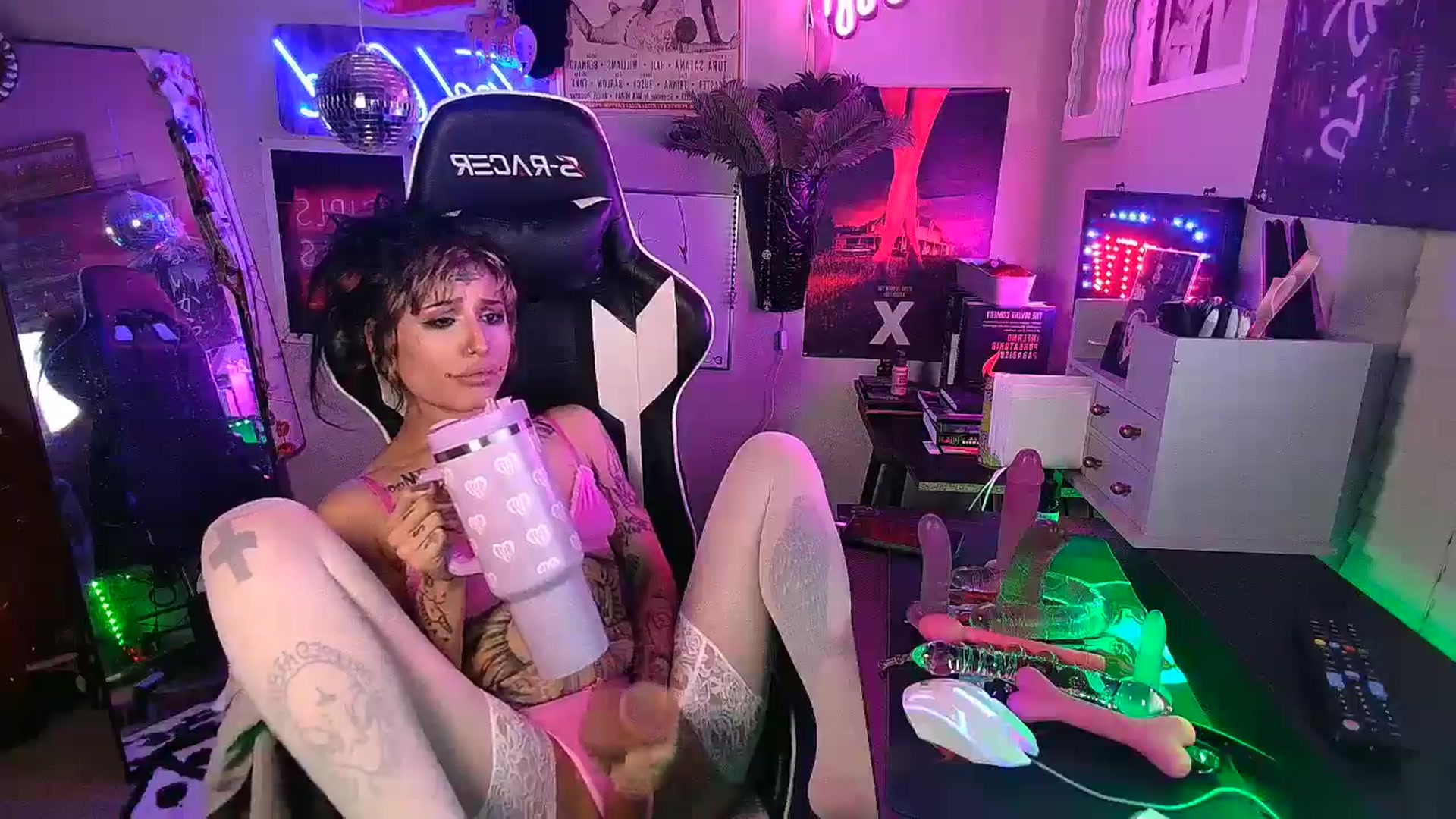 Gallery image thumbnail from BashXbunny's myfreecams stream on, 09/03/2024, 09:27 image 15 of 20