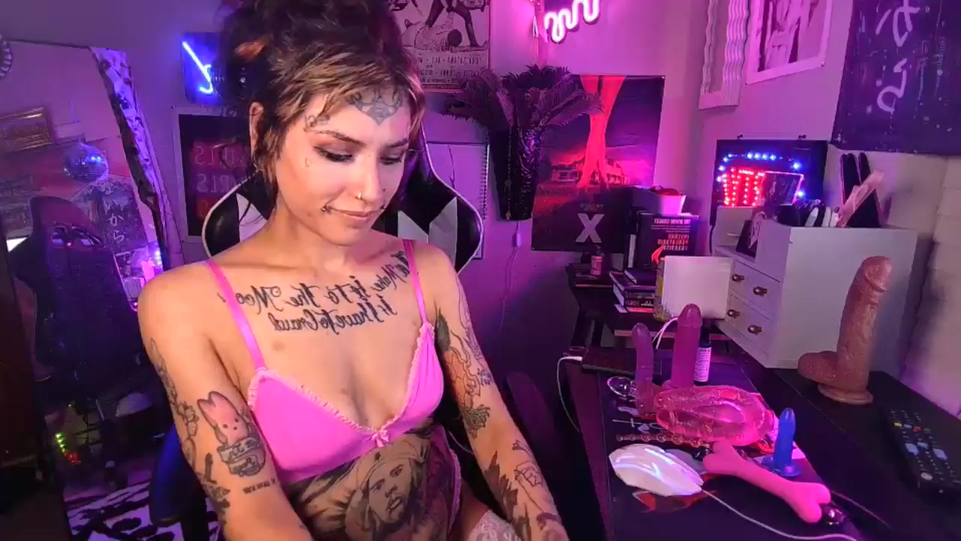 Gallery image thumbnail from BashXbunny's myfreecams stream on, 09/03/2024, 11:33 image 17 of 20