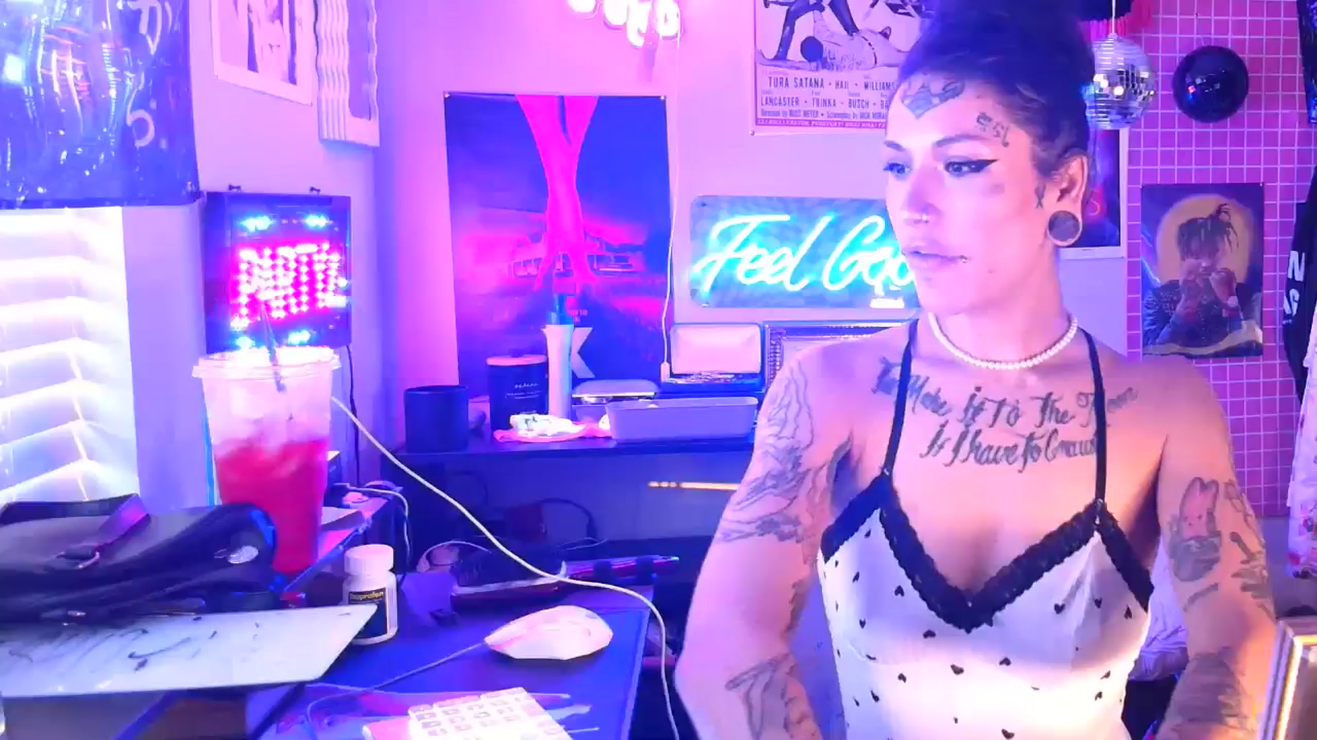 Gallery image thumbnail from BashXbunny's myfreecams stream on, 09/16/2024, 13:23 image 15 of 20