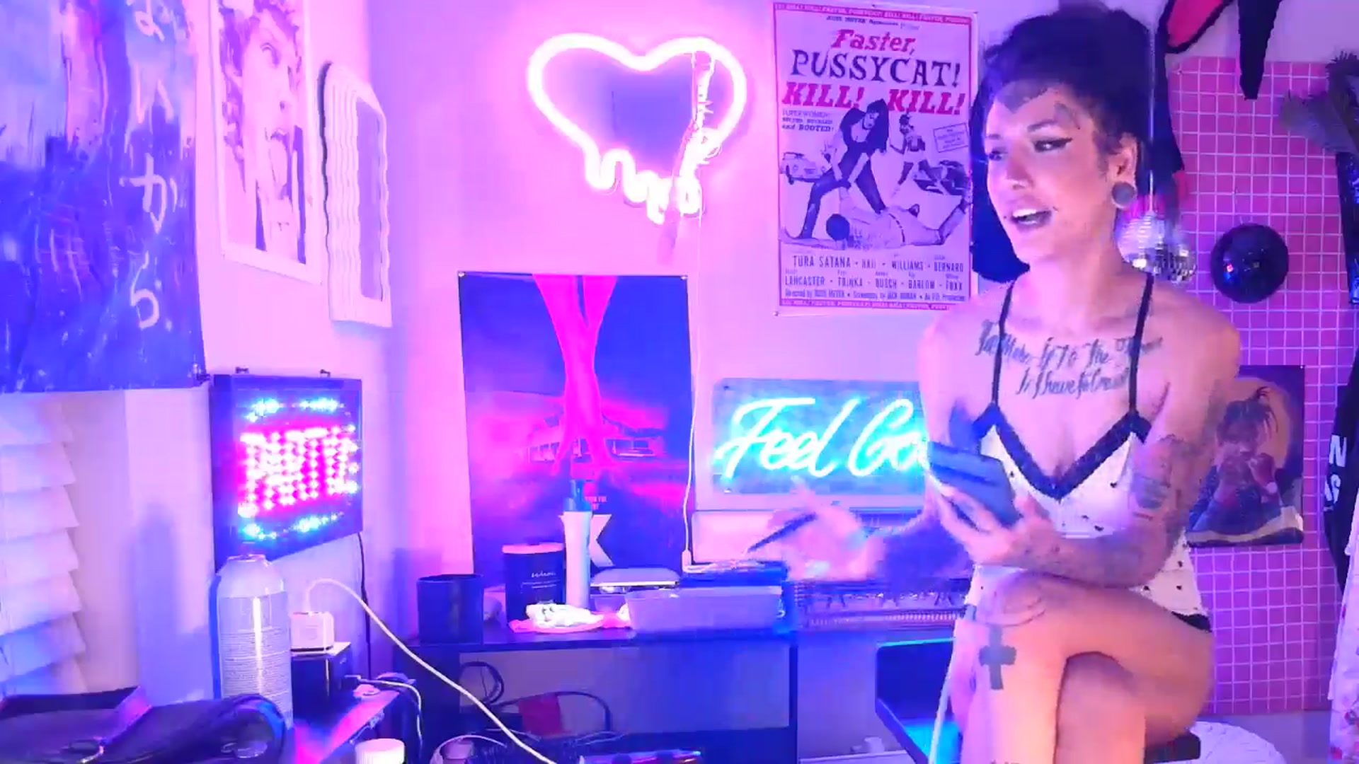 Gallery image thumbnail from BashXbunny's myfreecams stream on, 09/16/2024, 13:23 image 9 of 20