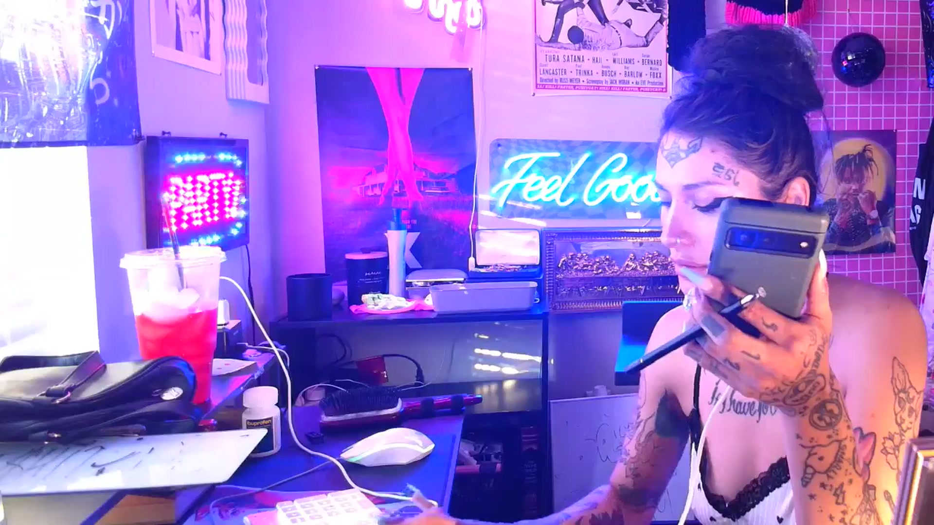 Gallery image thumbnail from BashXbunny's myfreecams stream on, 09/16/2024, 13:23 image 17 of 20