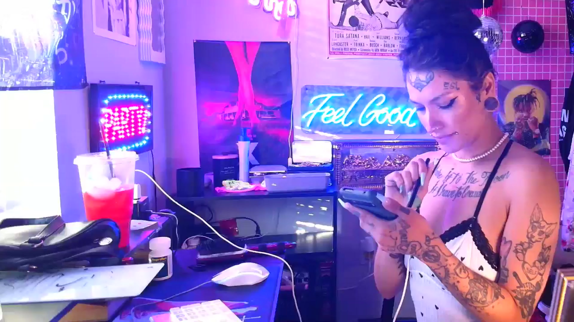 Gallery image thumbnail from BashXbunny's myfreecams stream on, 09/16/2024, 13:23 image 18 of 20