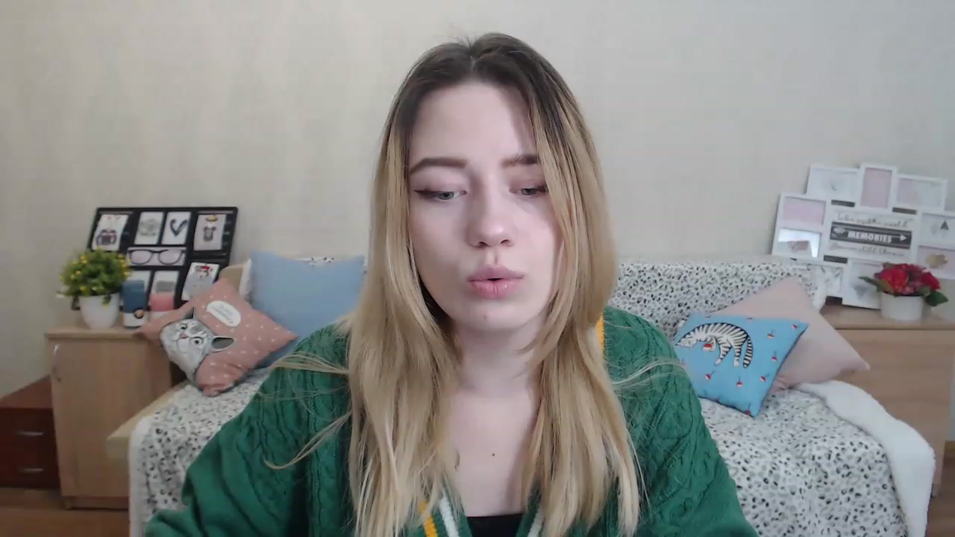Gallery image thumbnail from Bayraktarka's myfreecams stream on, 12/01/2022, 14:26 image 1 of 20