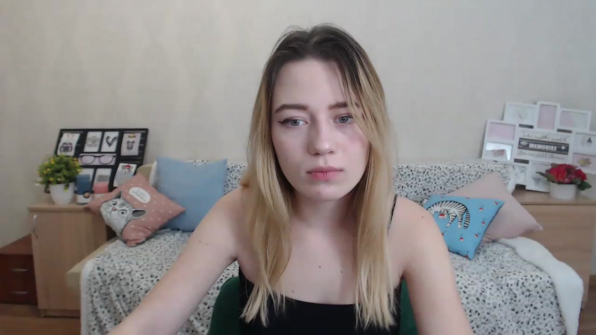 Gallery image thumbnail from Bayraktarka's myfreecams stream on, 12/01/2022, 14:26 image 17 of 20