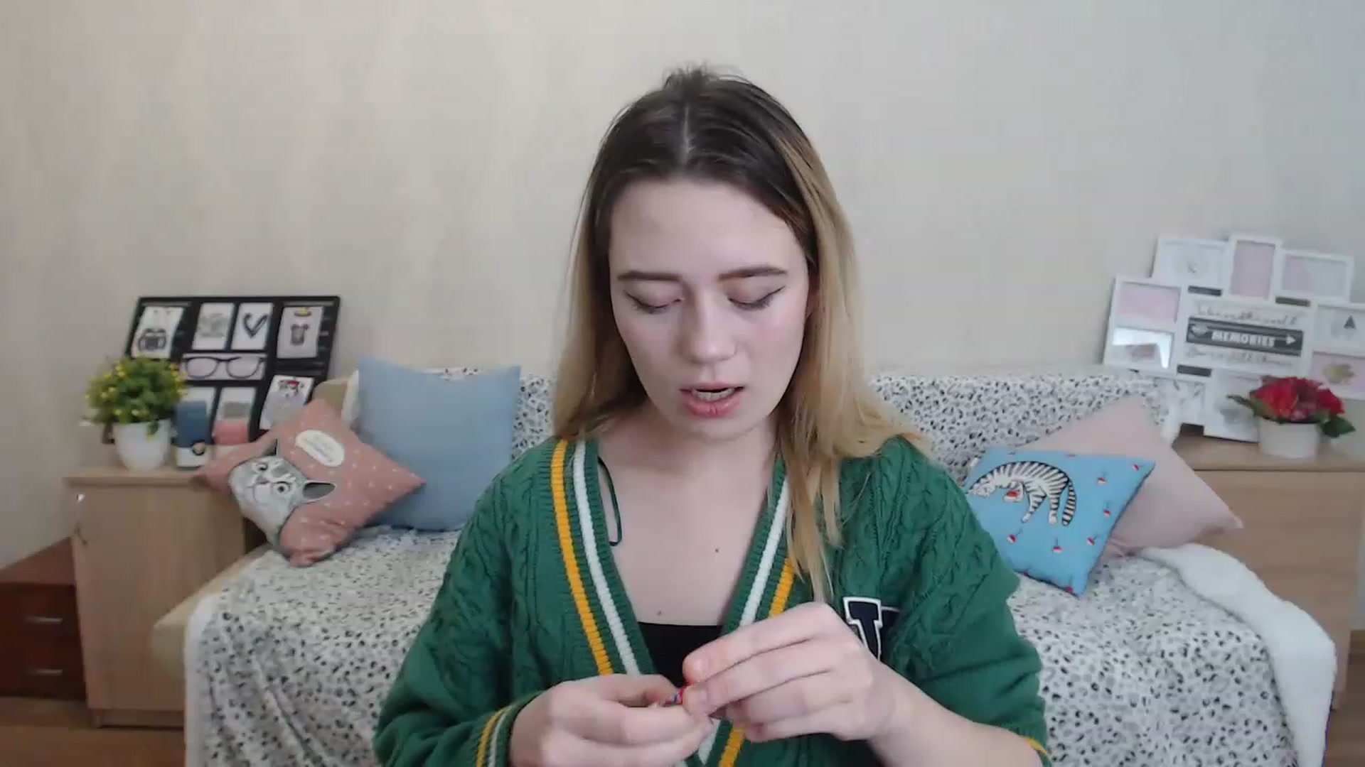 Gallery image thumbnail from Bayraktarka's myfreecams stream on, 12/01/2022, 14:26 image 6 of 20