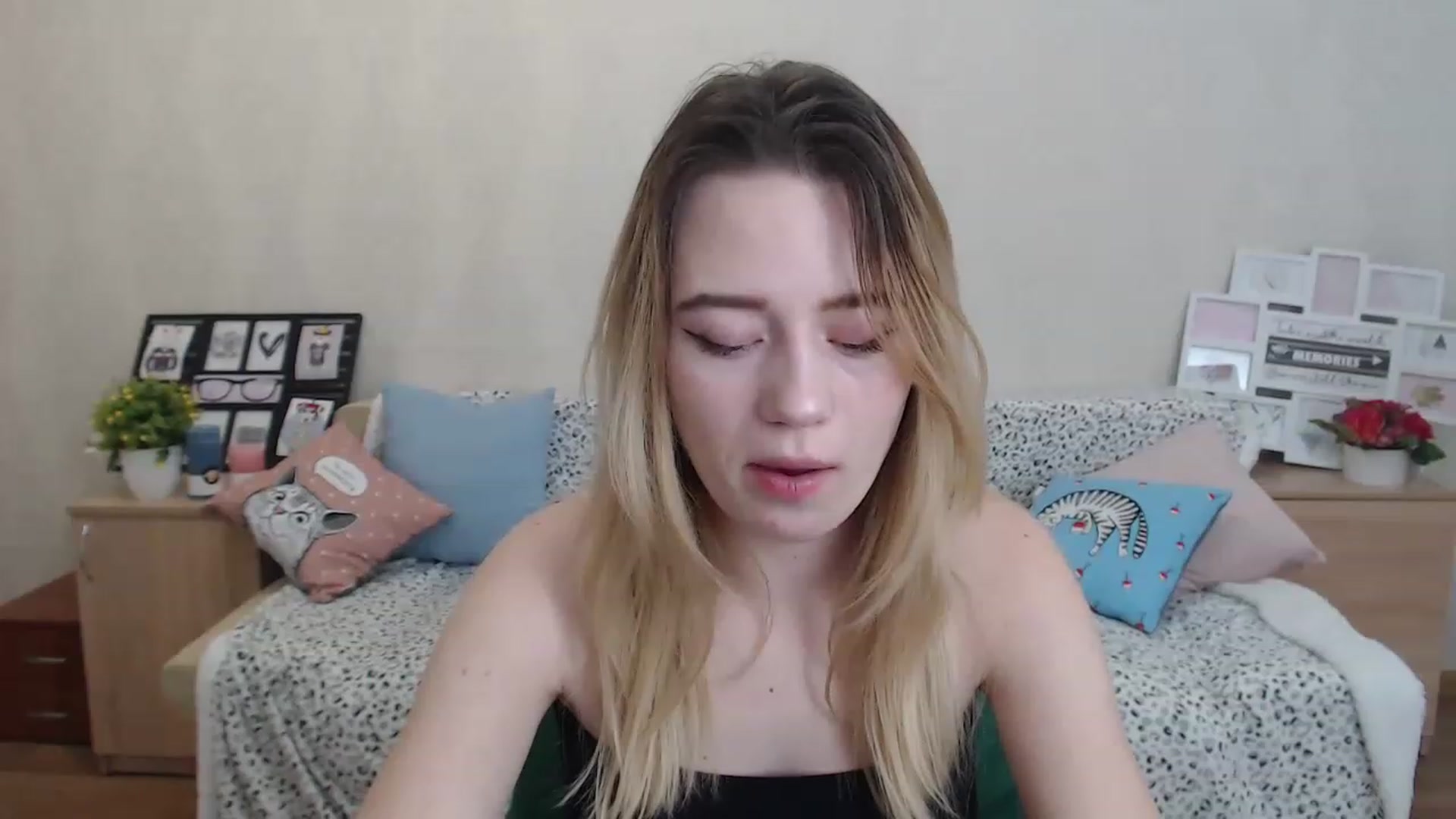 Gallery image thumbnail from Bayraktarka's myfreecams stream on, 12/01/2022, 14:26 image 12 of 20