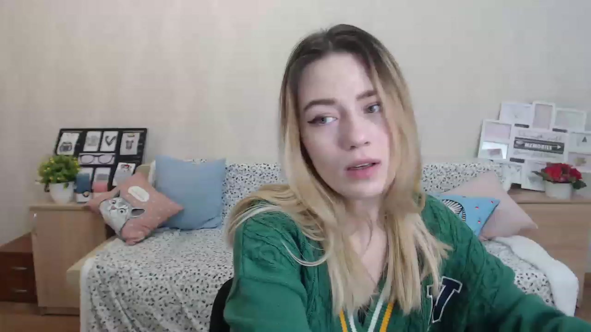 Gallery image thumbnail from Bayraktarka's myfreecams stream on, 12/01/2022, 14:26 image 4 of 20