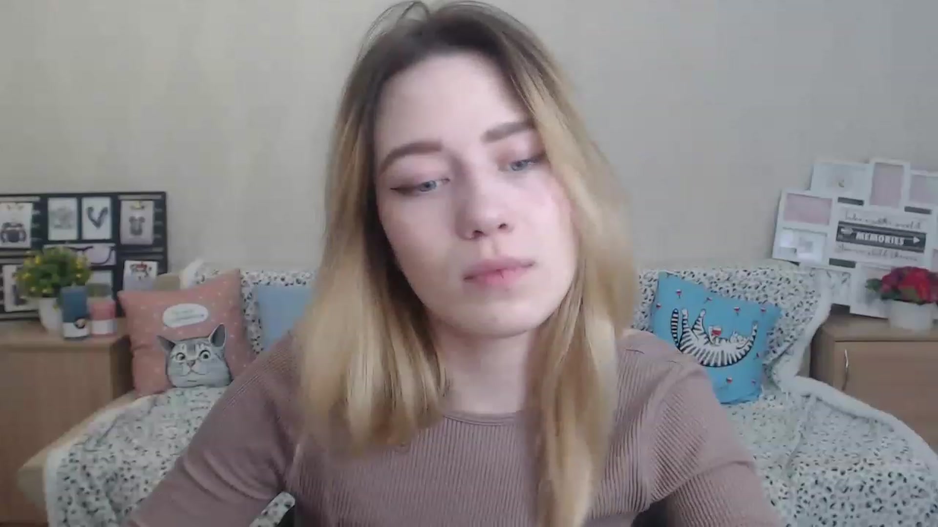 Gallery image thumbnail from Bayraktarka's myfreecams stream on, 12/04/2022, 13:53 image 3 of 20