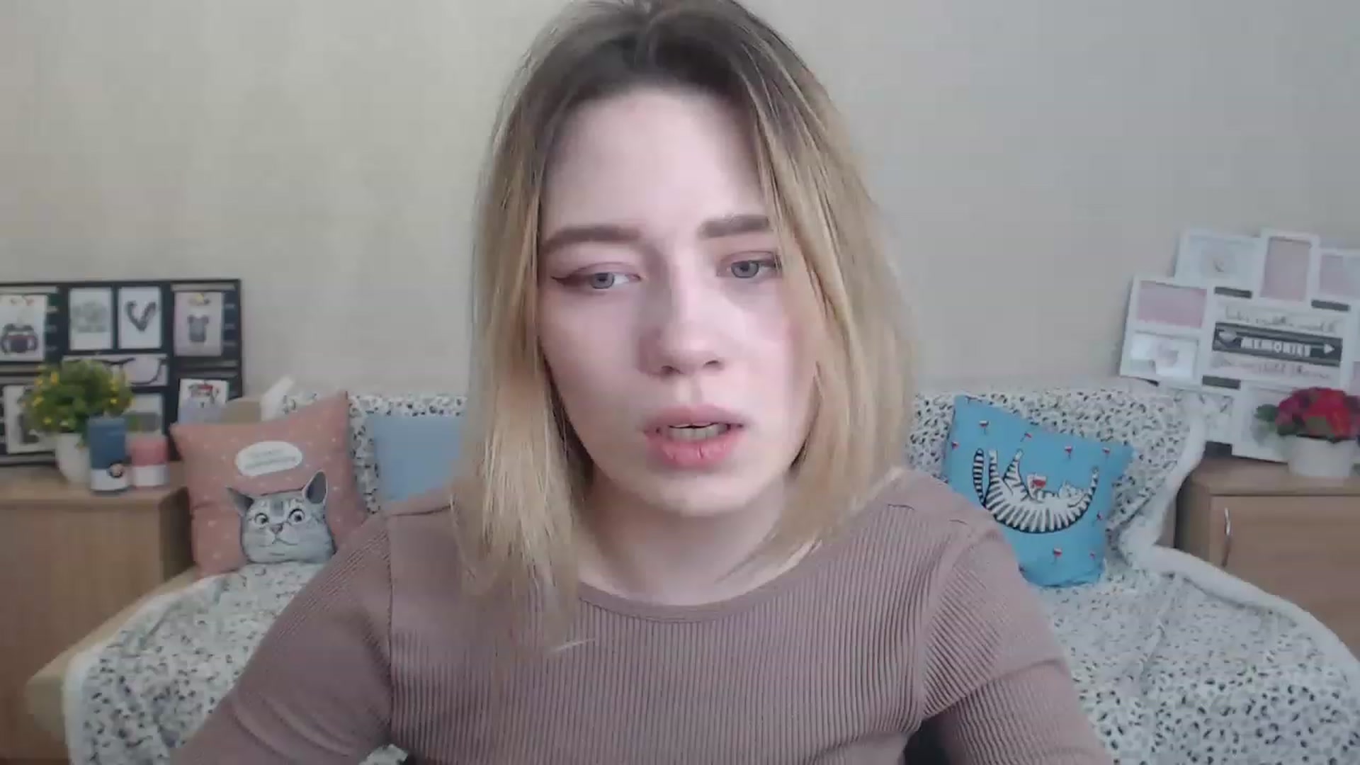 Gallery image thumbnail from Bayraktarka's myfreecams stream on, 12/04/2022, 13:53 image 10 of 20