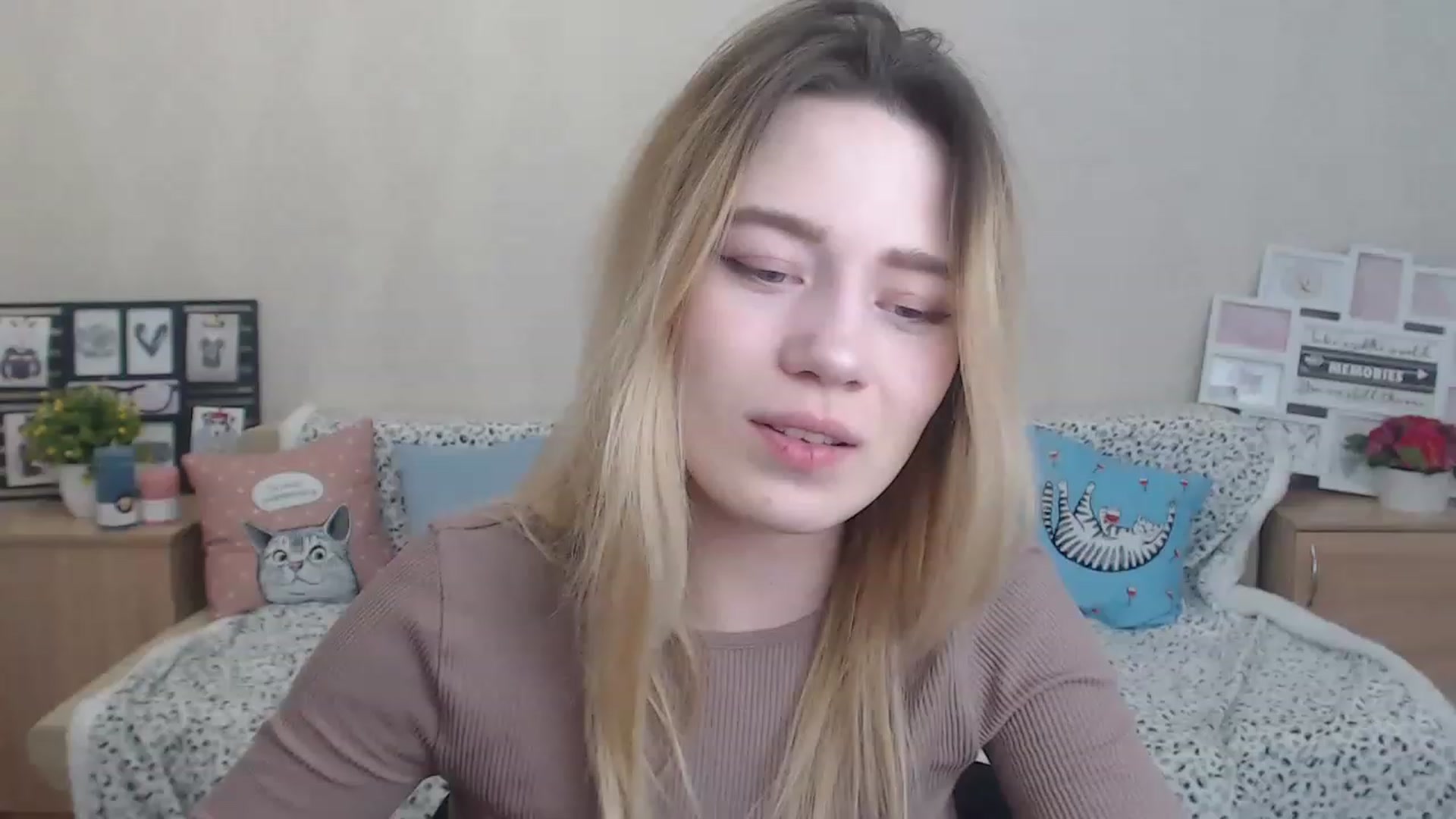 Gallery image thumbnail from Bayraktarka's myfreecams stream on, 12/04/2022, 13:53 image 6 of 20