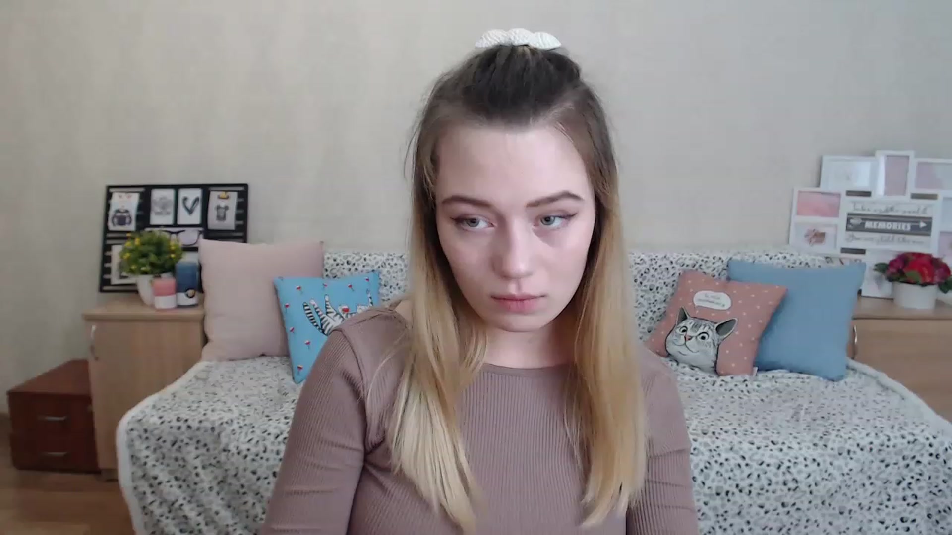 Gallery image thumbnail from Bayraktarka's myfreecams stream on, 12/08/2022, 13:41 image 5 of 20
