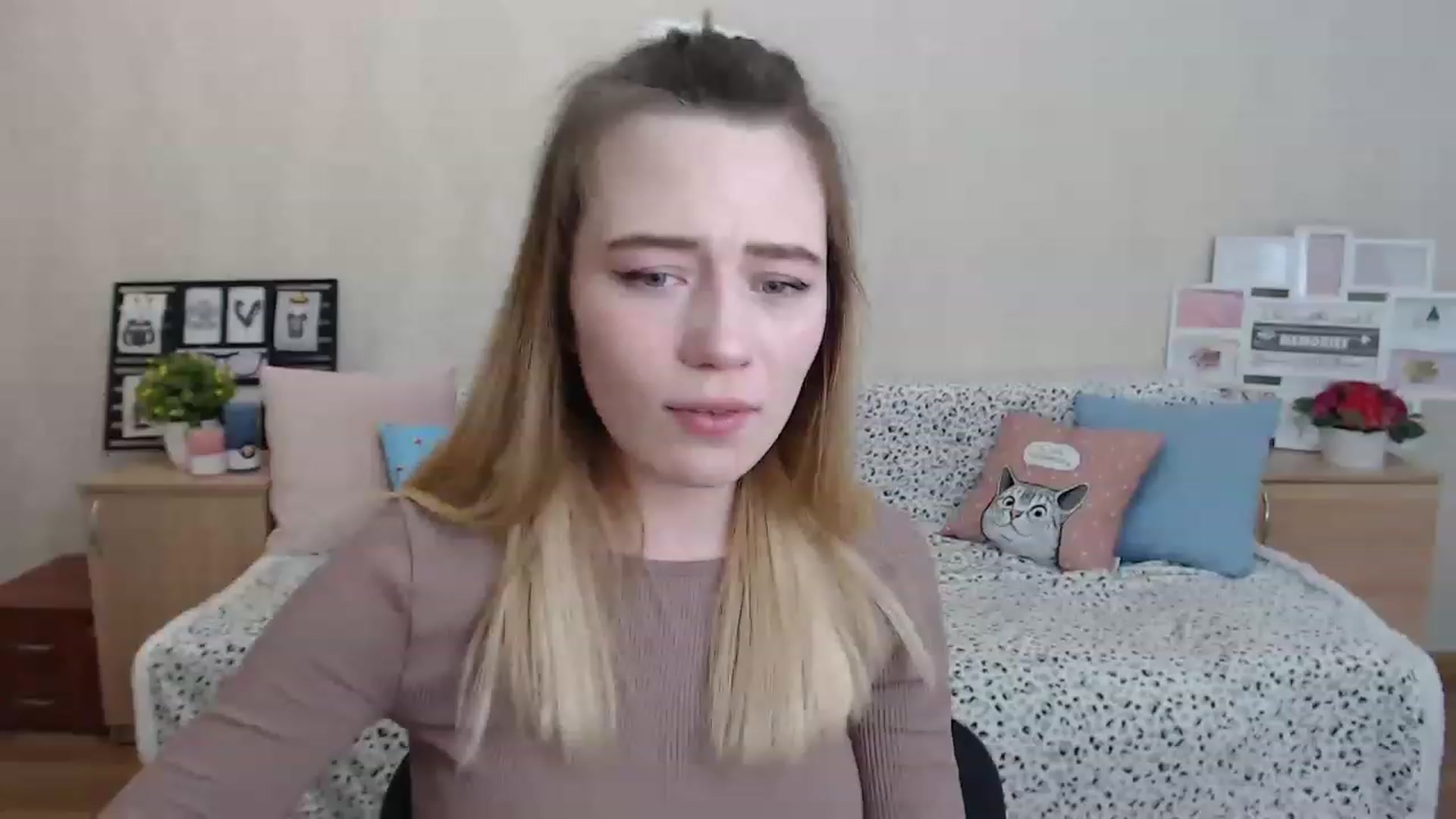 Gallery image thumbnail from Bayraktarka's myfreecams stream on, 12/08/2022, 13:41 image 20 of 20