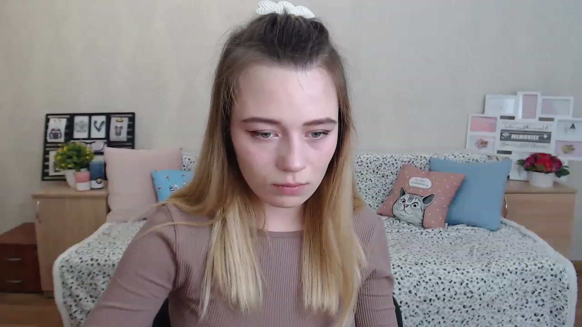 Gallery image thumbnail from Bayraktarka's myfreecams stream on, 12/08/2022, 13:41 image 18 of 20