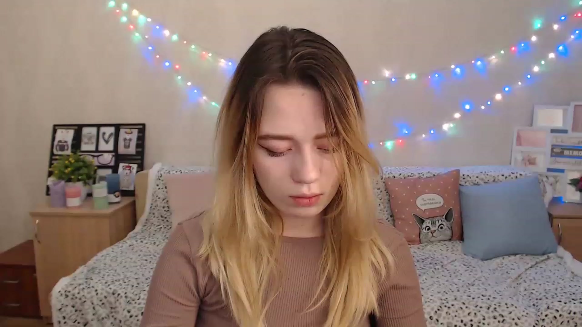 Gallery image thumbnail from Bayraktarka's myfreecams stream on, 12/18/2022, 13:01 image 19 of 20