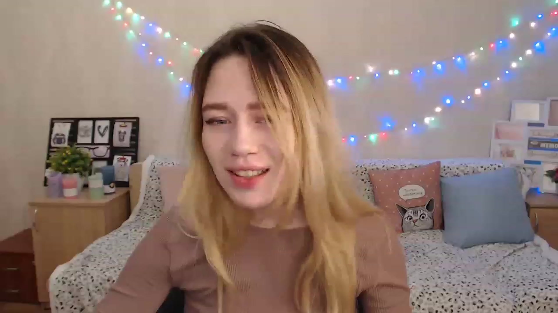 Gallery image thumbnail from Bayraktarka's myfreecams stream on, 12/18/2022, 13:01 image 15 of 20