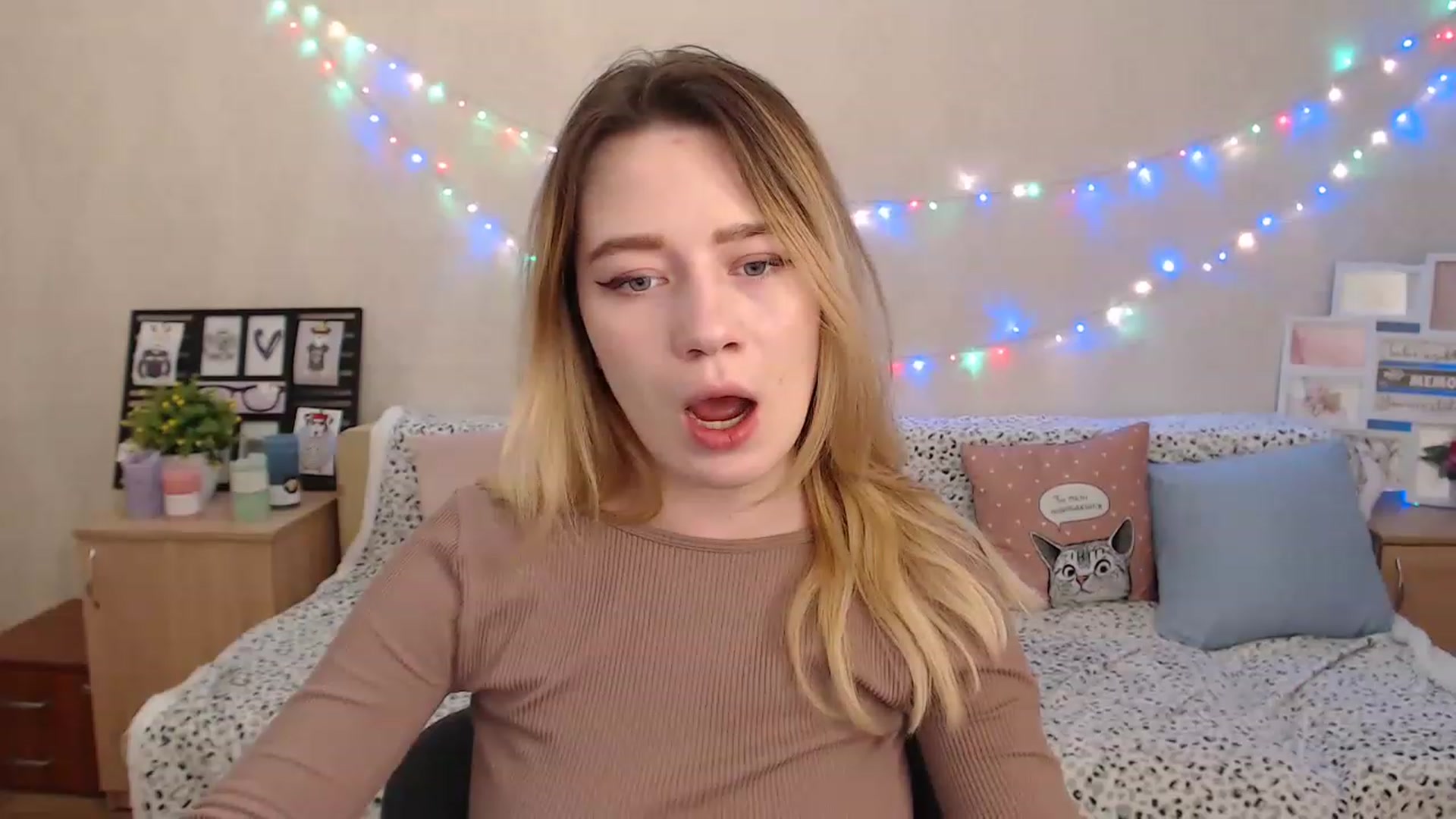 Gallery image thumbnail from Bayraktarka's myfreecams stream on, 12/18/2022, 13:01 image 11 of 20
