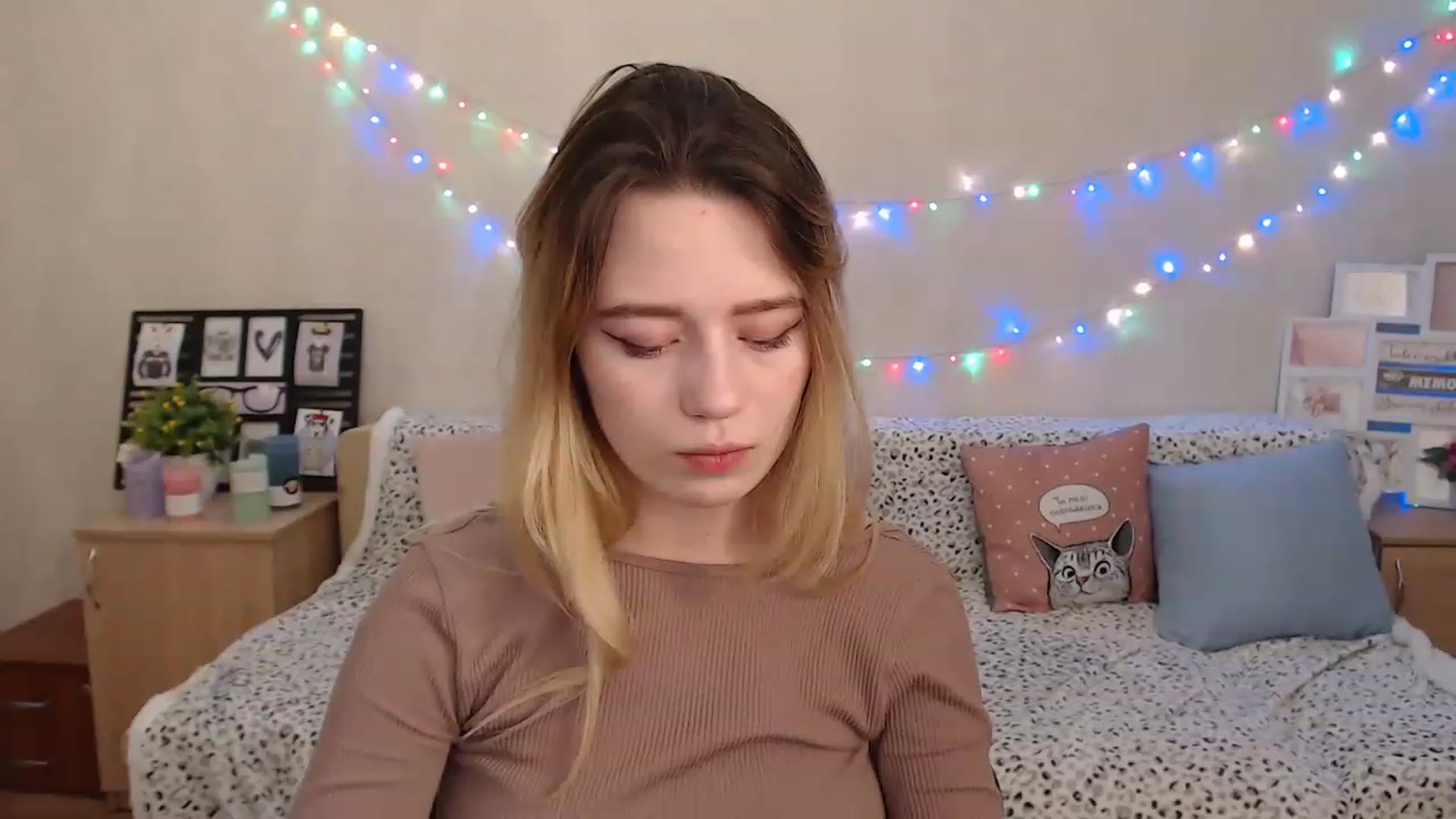 Gallery image thumbnail from Bayraktarka's myfreecams stream on, 12/18/2022, 13:01 image 2 of 20