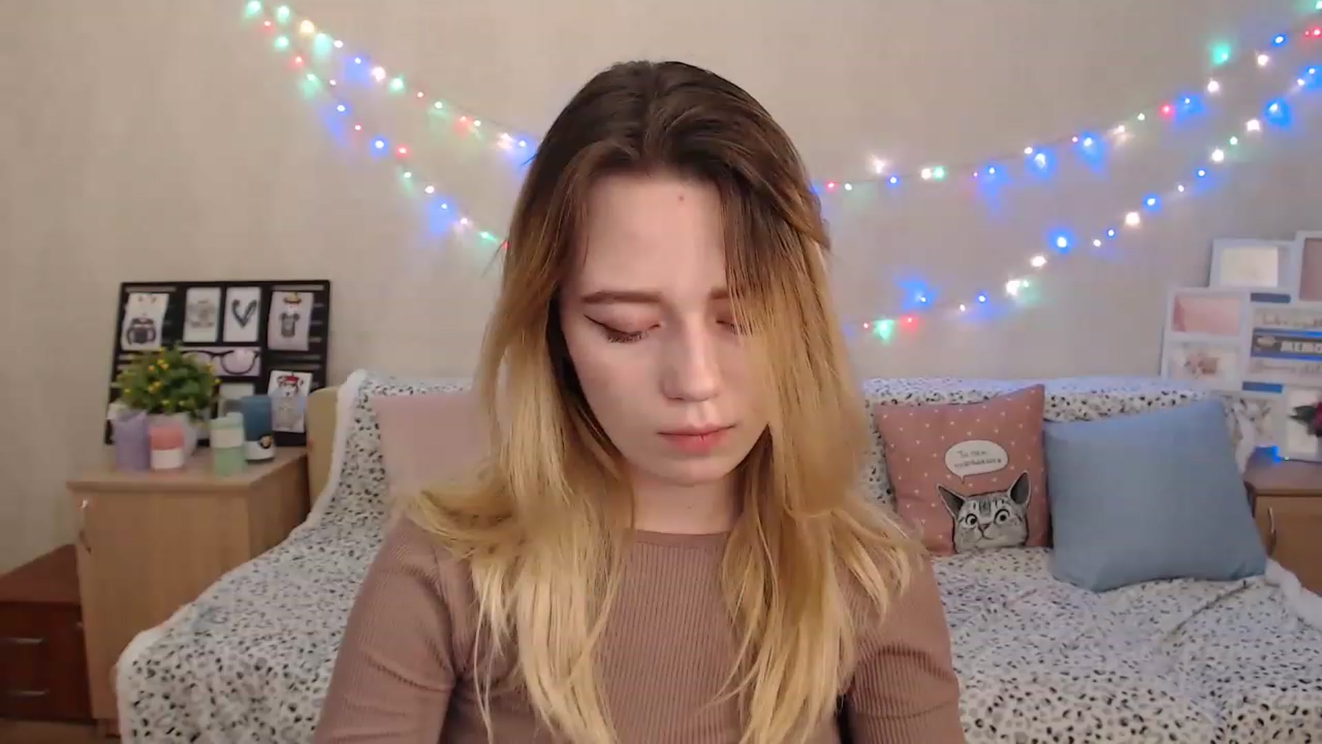Gallery image thumbnail from Bayraktarka's myfreecams stream on, 12/18/2022, 13:01 image 20 of 20
