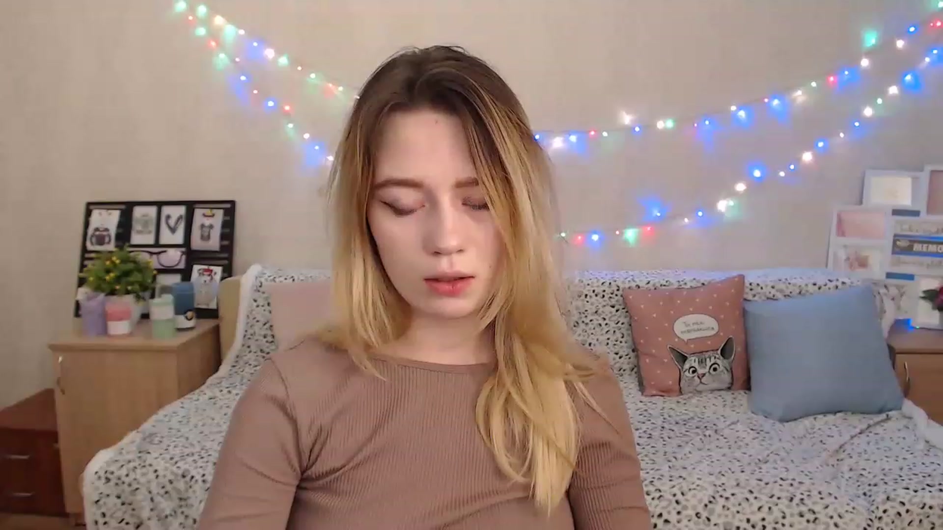 Gallery image thumbnail from Bayraktarka's myfreecams stream on, 12/18/2022, 13:01 image 8 of 20