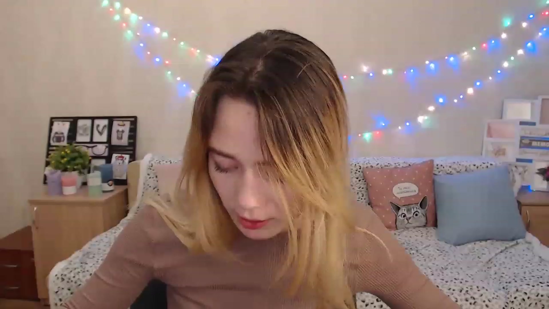 Gallery image thumbnail from Bayraktarka's myfreecams stream on, 12/18/2022, 15:36 image 2 of 20