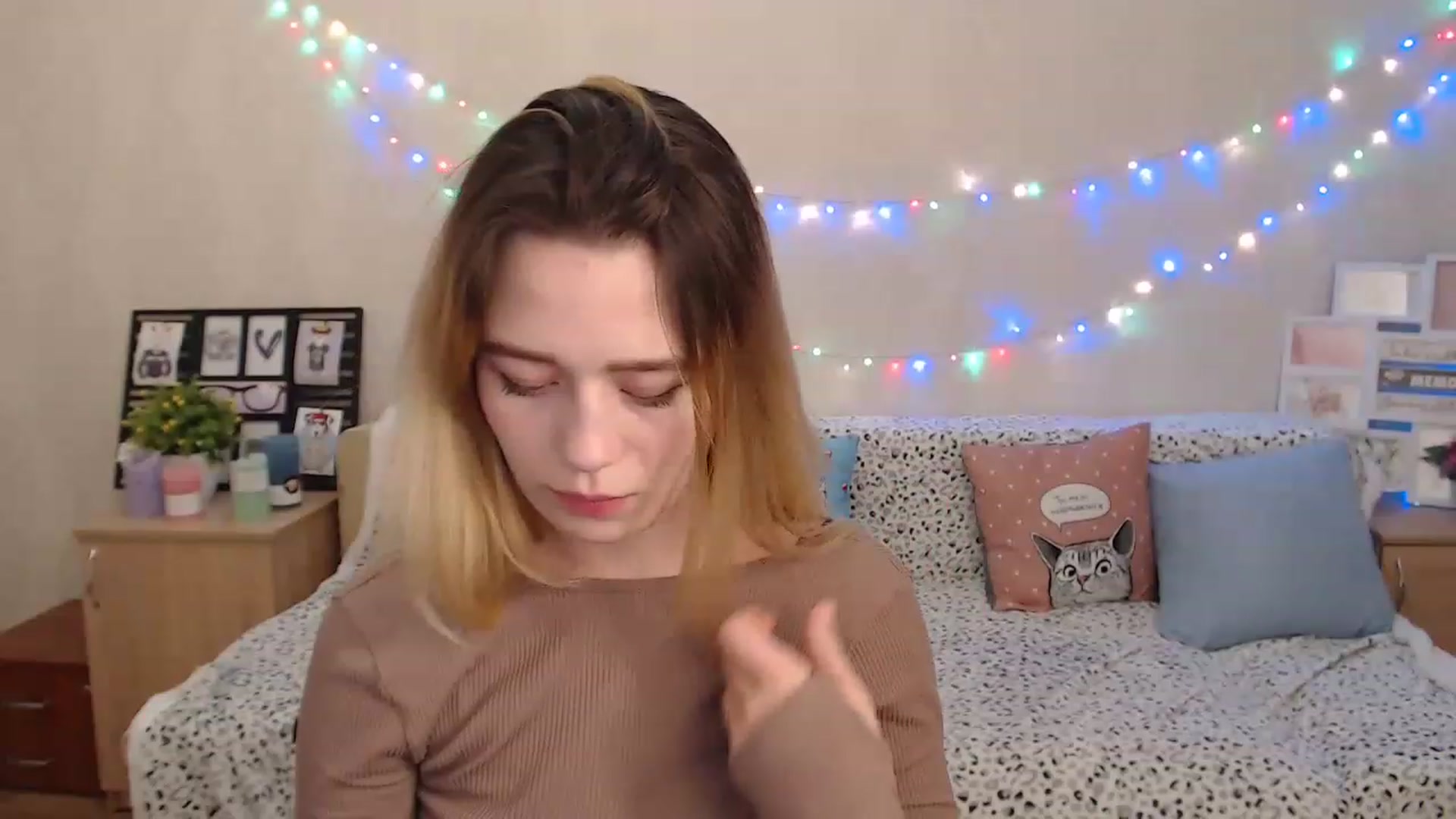 Gallery image thumbnail from Bayraktarka's myfreecams stream on, 12/18/2022, 15:36 image 9 of 20