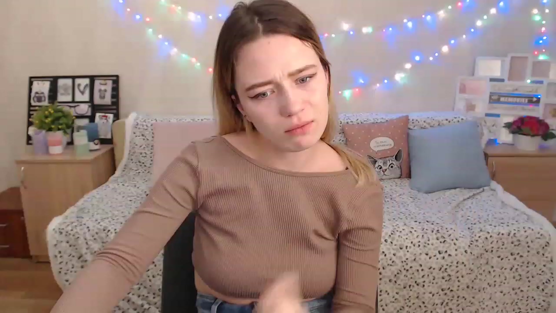 Gallery image thumbnail from Bayraktarka's myfreecams stream on, 12/18/2022, 17:33 image 6 of 20